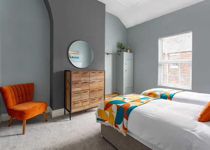 Watford House - Air Host & Stay - 3 Bedroom Period House