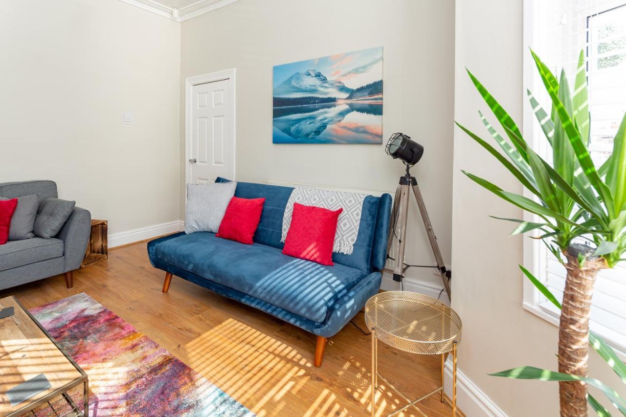 Watford House - Air Host & - 3 Bedroom Period House