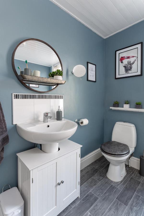 Watford House - Air Host & - 3 Bedroom Period House Holiday home Liverpool