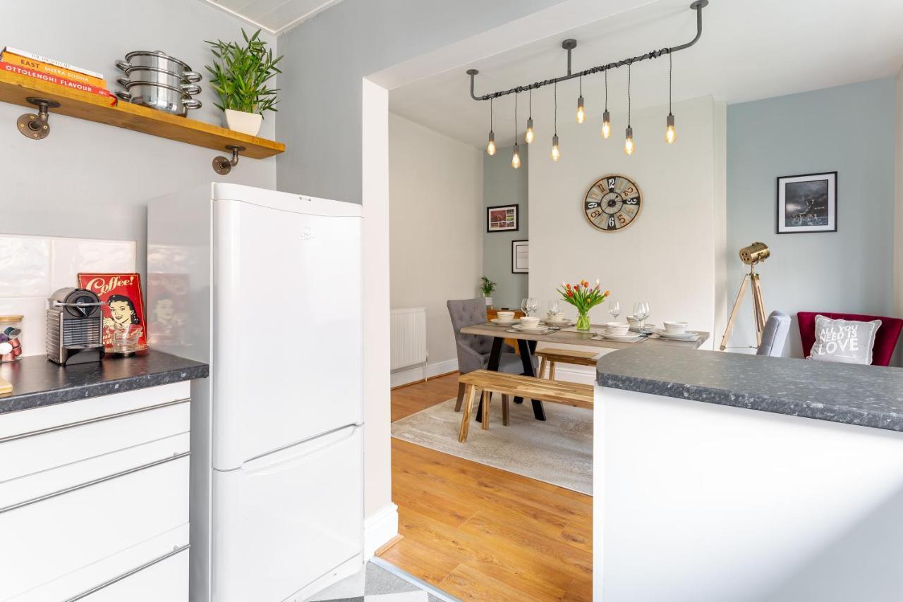Holiday home Watford House - Air Host & - 3 Bedroom Period House