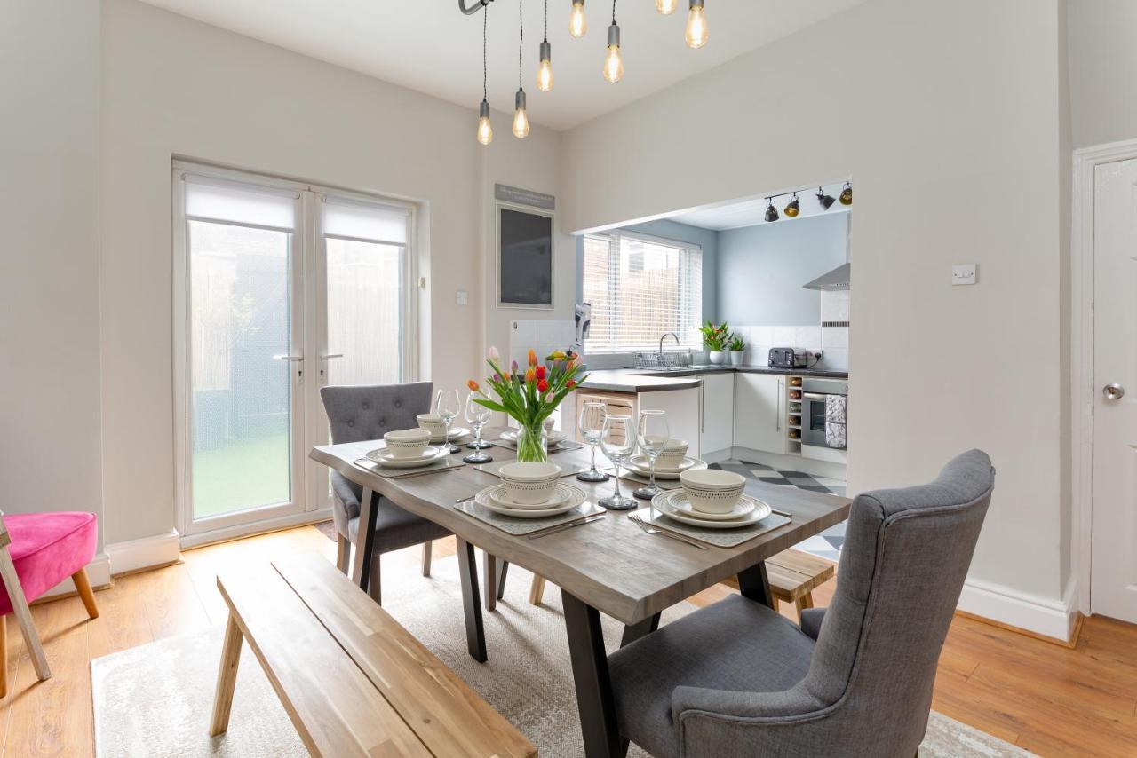 Watford House - Air Host & - 3 Bedroom Period House Holiday home
